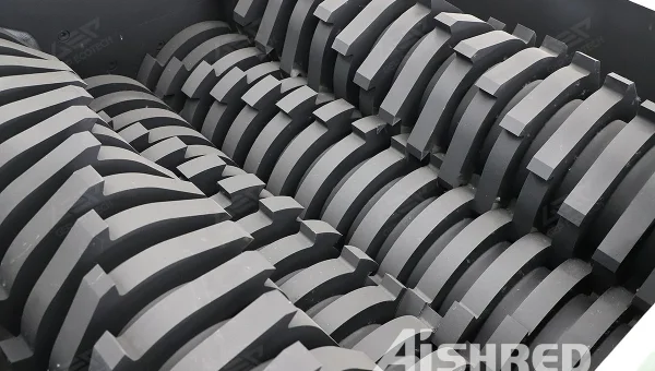 为何使用剪切式破碎机处理危废垃圾？