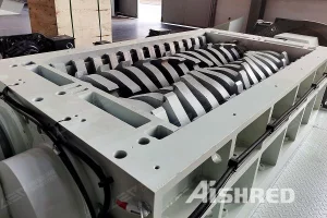What Types of Solid Waste Are not Suitable for Processing with a Shearing Shredder?