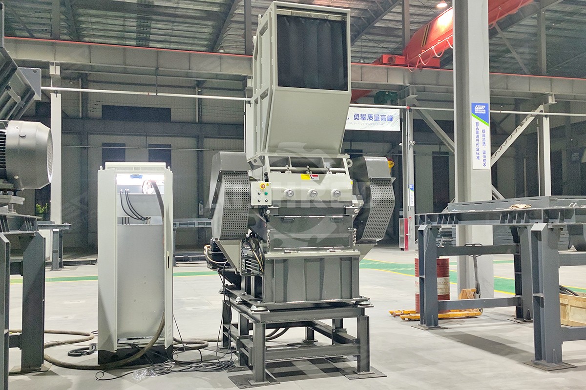 Universal Granulator for Plastic Granulating Line in Europe 