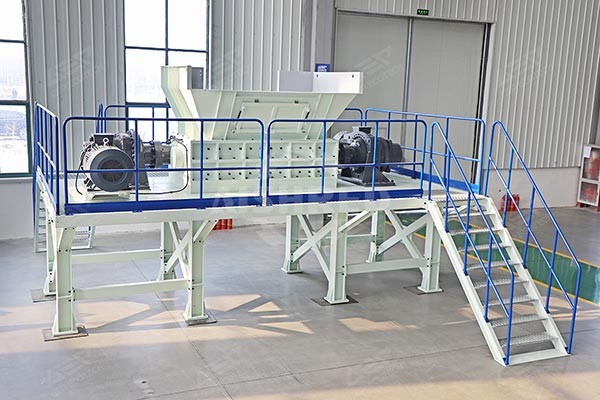Double shaft shredder