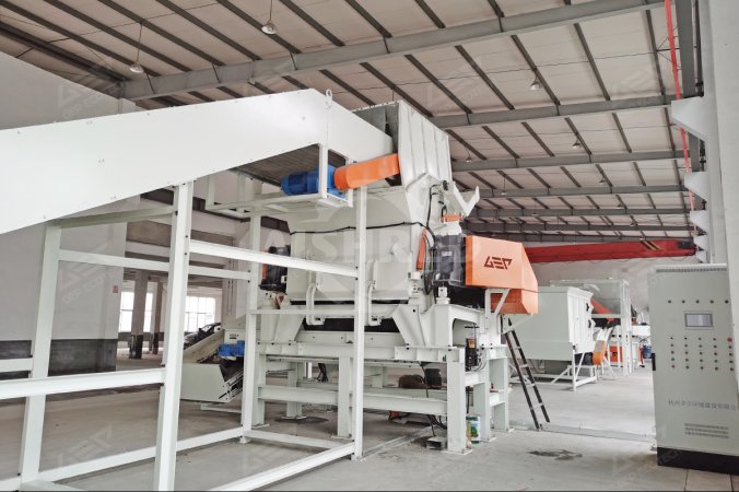 Single Shaft Shredder for Industrial Waste Recycling Project in Zhejiang, China